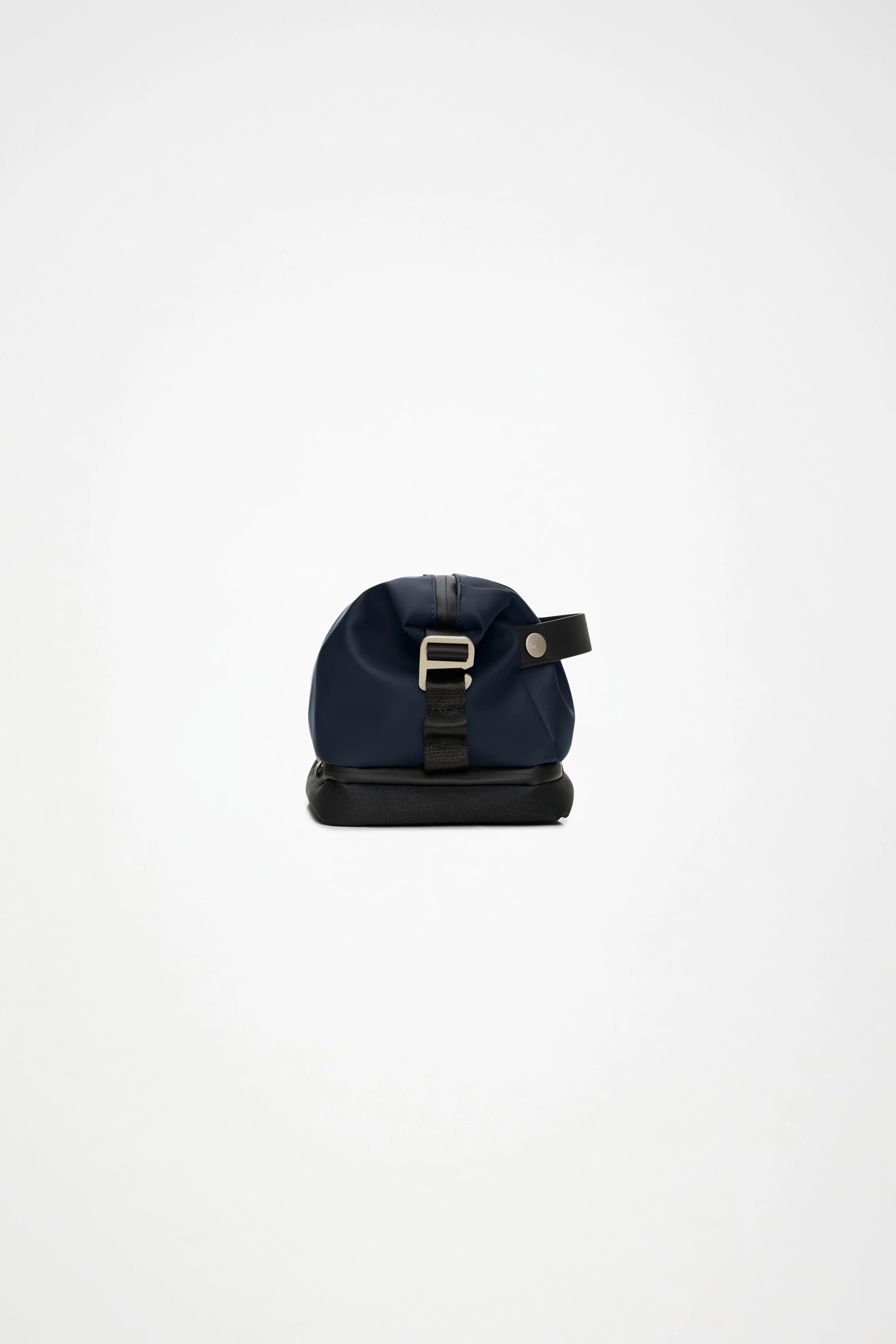 Otaru Wash Bag - Image 17