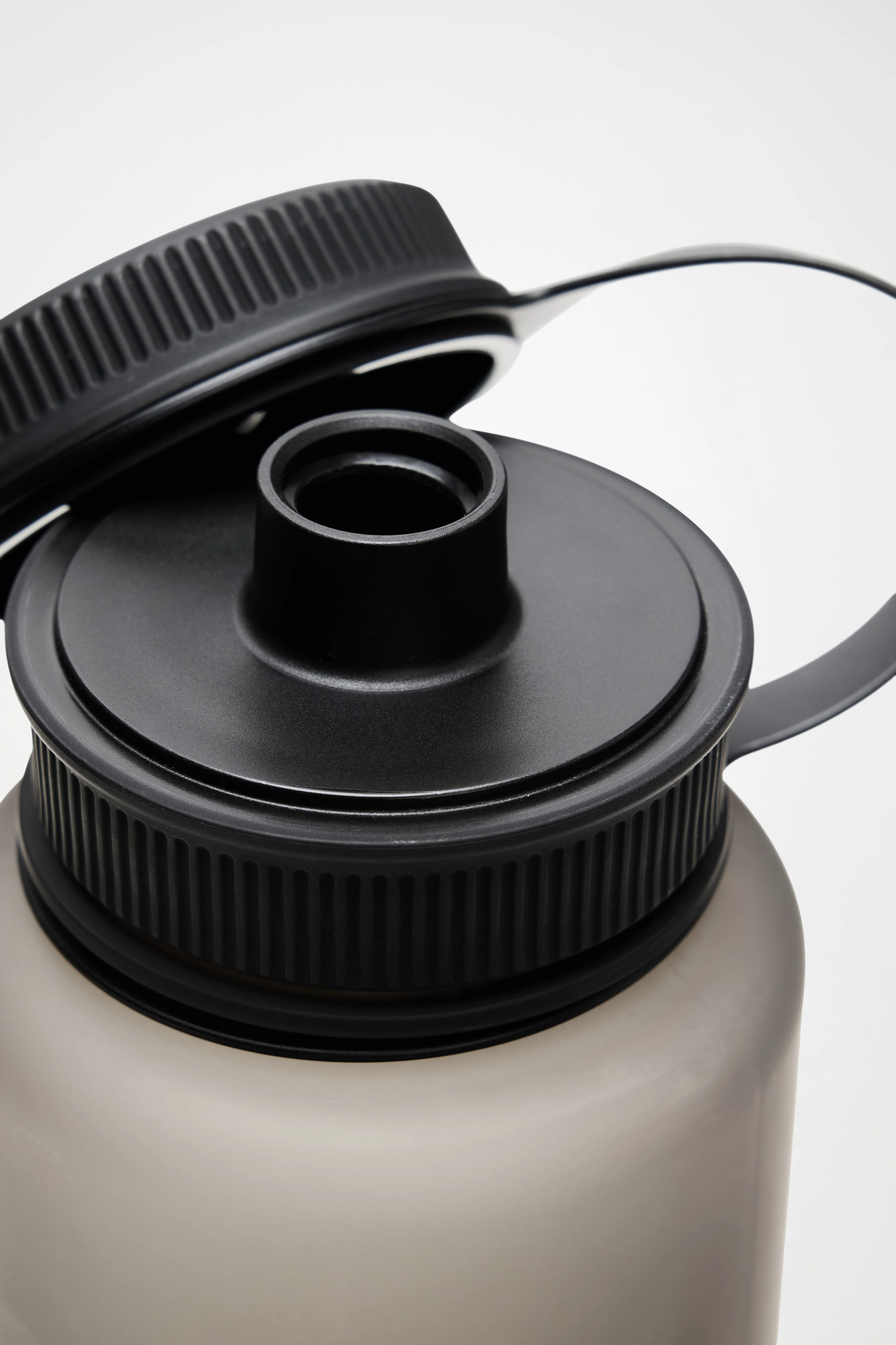 Water Bottle 900ml - Image 2